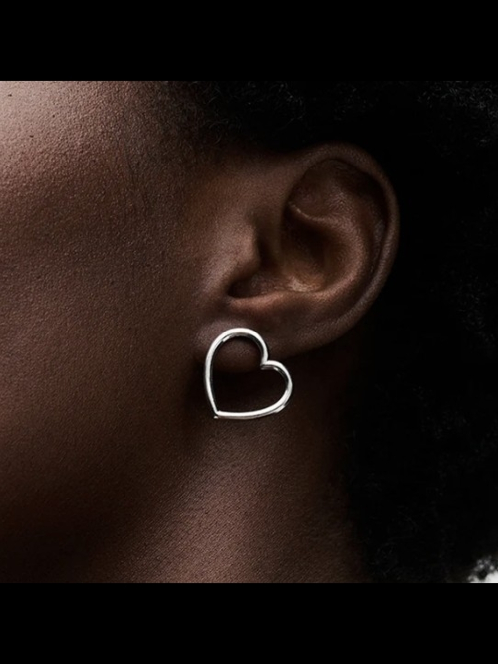 Pandora Front-facing Heart Stud Earrings 293077C00 - Picture 2 of 4